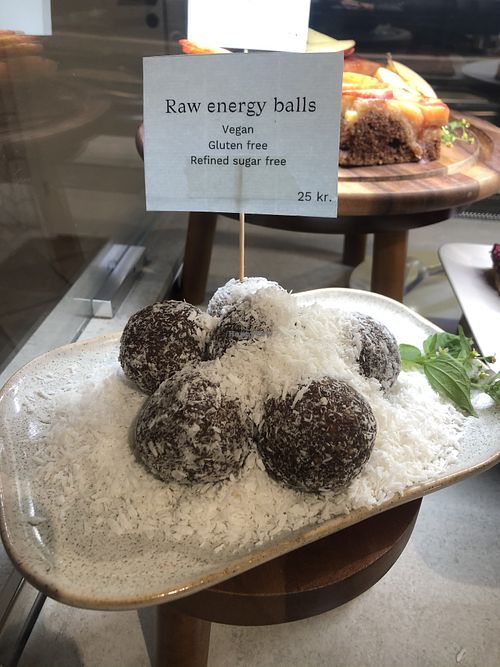 Raw energy balls at Greta's in Copenhagen