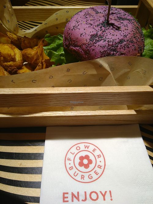 Tasty and fresh at Flower Burger in Marseille