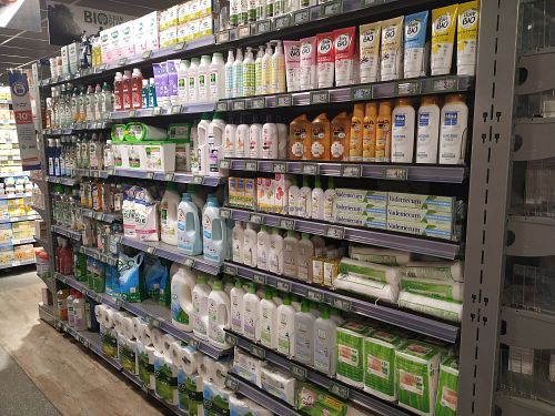 a large choice of organic and vegan cosmetics at Carrefour City in Levallois-perret