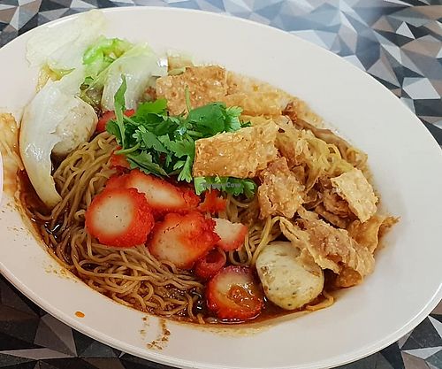 Wanton noodles
photo credits to Veronica Wong at Daily Green 吉祥素 -  Yishun St in North Singapore