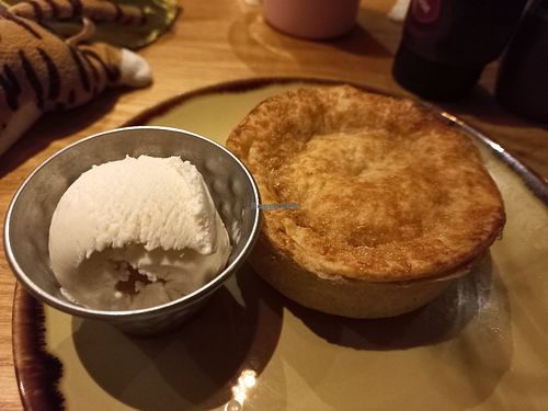 Apple pie with iced dessert at The Cricketers in Croydon