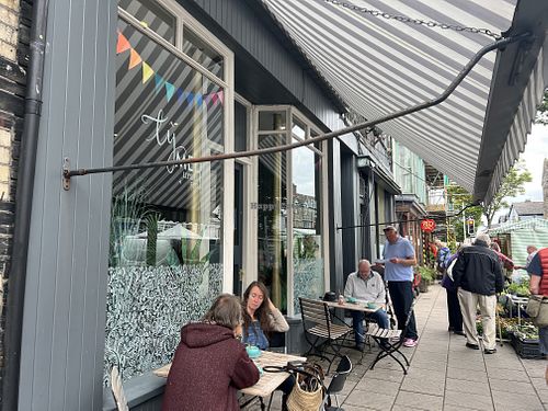 Outdoor seating   at Ty Medi in Machynlleth