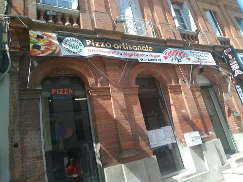 The outside of Panorama pizza shop at Pizza Panorama in Castanet-tolosan