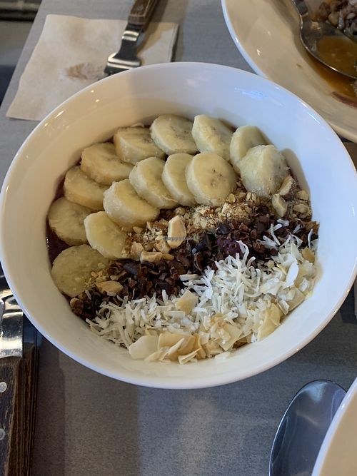 Berry bowl at Vegan Kitchen in Seoul