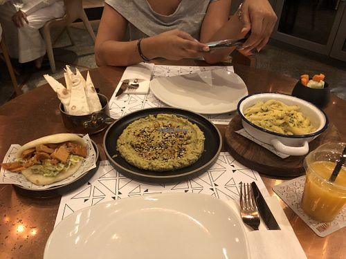 Jackfruit Bao , avocado Hummus w/ gluten free bread, and penne pasta bake from kids menu (not vegan).
Jackfruit Bao and Hummus were delish at Nomad Urban Eatery in Seef