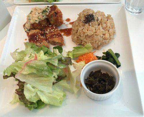Deep-fried zucchini and seitan with tartar sauce at Hanada Rosso in Tokyo