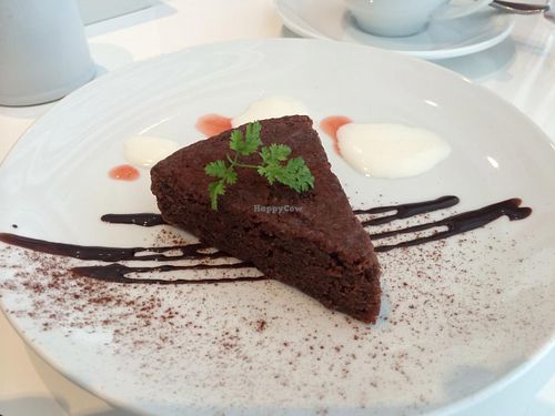 Chocolate cake at Hanada Rosso in Tokyo