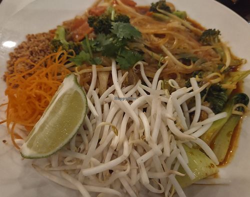 Vegetable Pad Thai at Aiyara Thai Restaurant in Paris