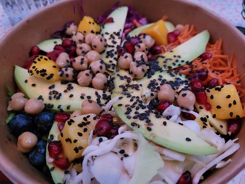 Vegan bowl at Ridimutak Beach in Nerezine