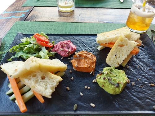Dip tris : good and fresh (My favorite : the orange one !) at Urban & Veggie in Dubrovnik