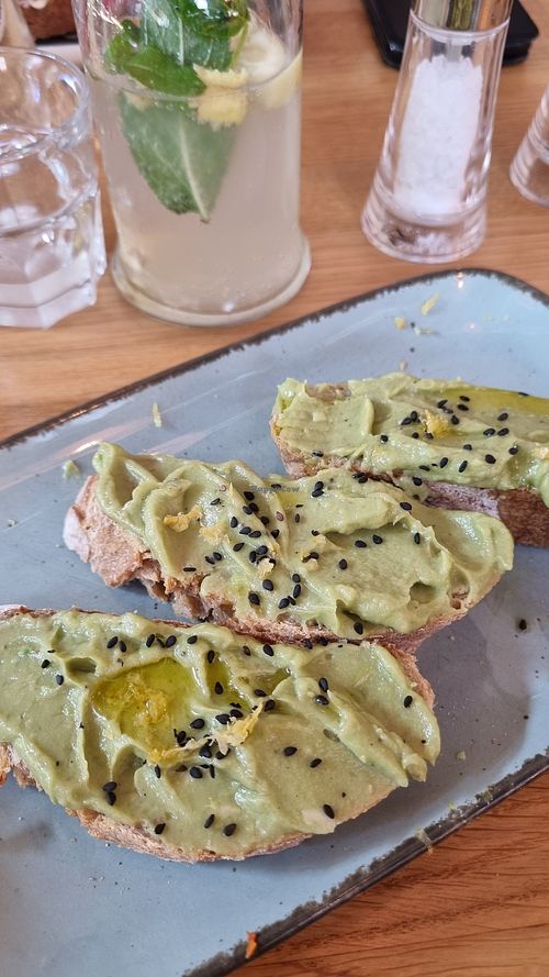 Avocado on Ciabatta at JOE teecafe in Perchtoldsdorf