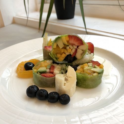 Maki aux fruits at Ohana Sushi Vegan in Montreal