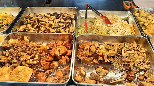 Buffet spread at Kang Su Vegetarian 康素 - French Rd in Central Singapore