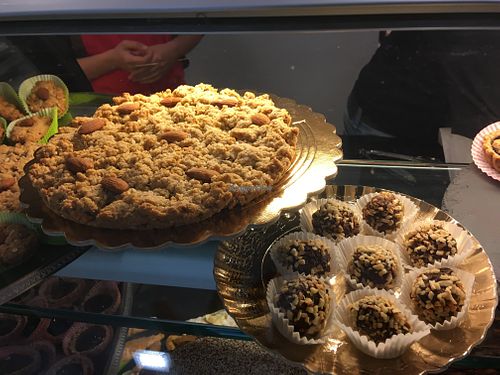 Sbrisolona  at Leccornie in Milan