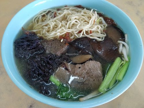 Noodle soup at Pin Xiang Vegetarian 品香素 in Johor Bahru
