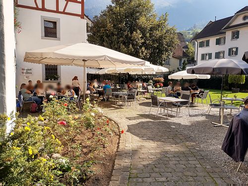 Outdoor seating at Rosenburg in Stans