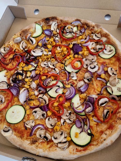 The vegetaria pizza was good at Pizza Oscar in Vienna