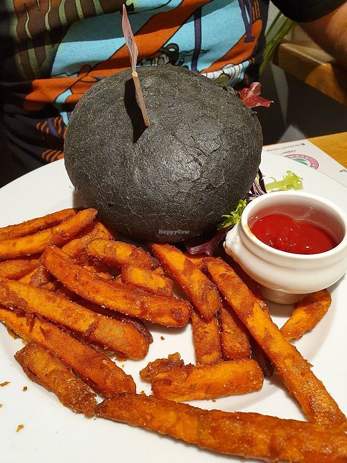 Halloween (Oct 2019) vegan burger and sweet potato fries, delicious at Green Flamingo in Innsbruck