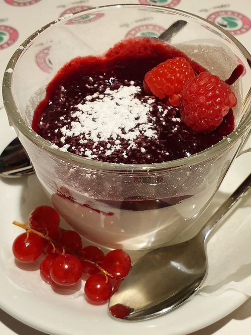 Panna cotta at Green Flamingo in Innsbruck