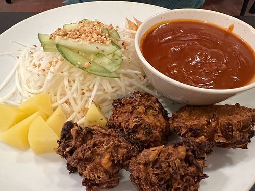 Pasembur that is quite burnt and bitter 4/10  at JanxDen Greenlife Cafe in Penang