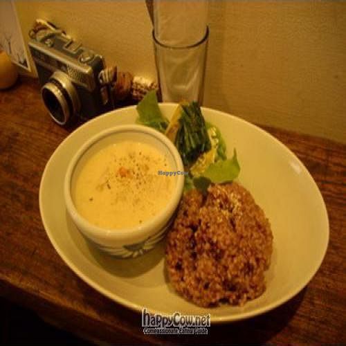 One of Lunch sets of 'Mone'.
'Cashew nuts cream stew set '(with salad 1000yen) at Mone in Tokyo