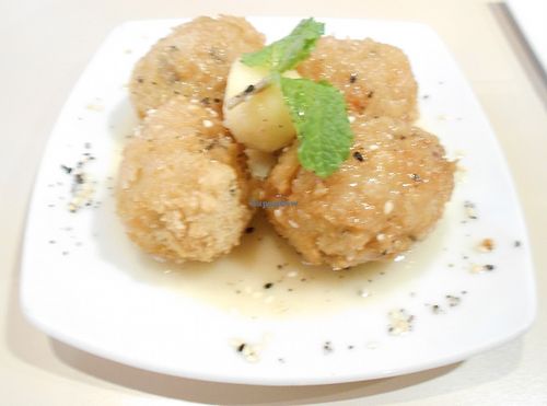 Khun Churn - fantastic!! Sesame Honey Balls at Khun Churn - Mediplex in Bangkok