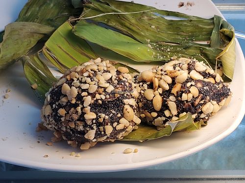 Vegan chocolate balls at Noenkhao in Koh Phangan
