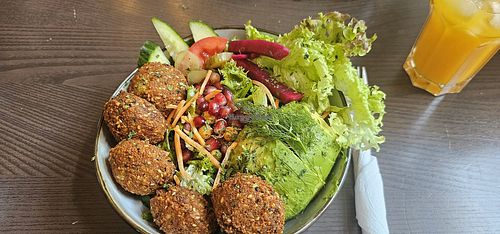 avocado salat at keevee in Heidelberg