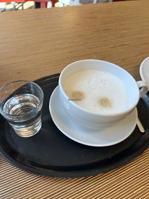 cappuccino w oat milkk  at denn's Biomarkt in Linz