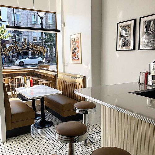 Mimi & Jones at Mimi & Jones in Montreal