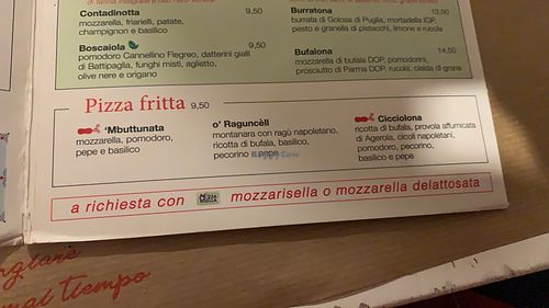 Ask for the mozzarisella it’s a vegan mozz made from rice milk😄can be added to any pizza  at Rossopomodoro in Rome