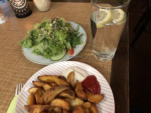 salad & fries at Signor Verde in Cologne