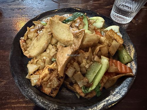 Phat Si Ho  at Vina Vegan in Newtown