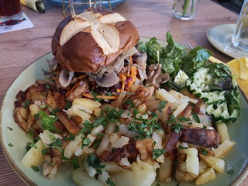 tasty burger at Doppeltsolecker in Dortmund