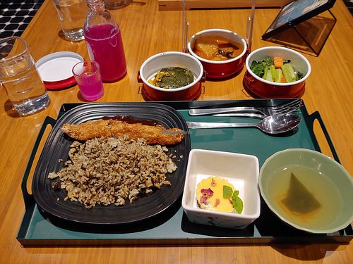 Nyonya set with homemade fruit vinegar drink at W Life Cafe  生活 in Penang