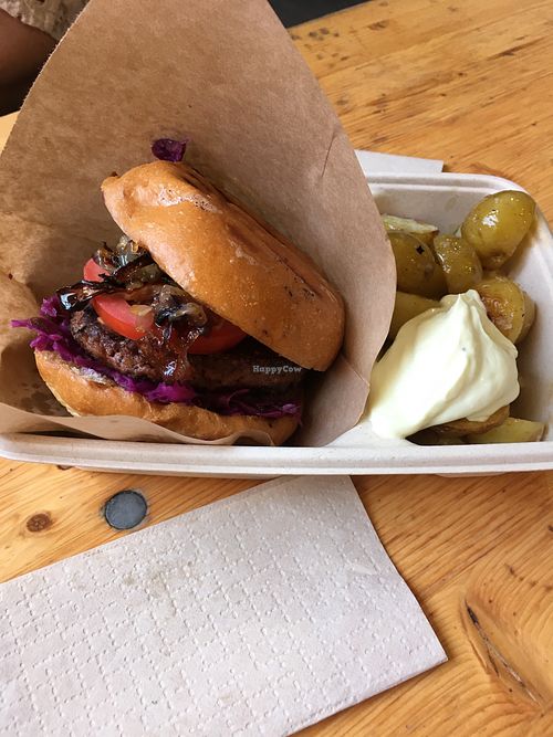 Avantgarde burger and potatoes at Plant Food in Aarhus