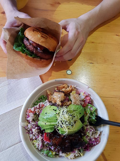 Svampe Bowl and American Burger at Plant Food in Aarhus