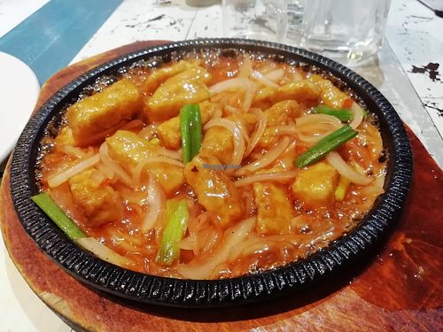 Schezhan sizzling tempeh at Puti Vegan Cafe in Glasgow