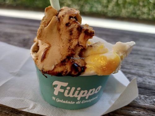 Nocciola&caramel, riso variegato pistacchio at Il Gelataio Filippo in Cecina