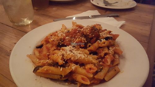 Organic pasta and veg at Russell's by Eat Healthy Kauai in Wailua