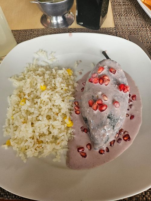 "Chile en Nogada"  deben mejorar su sazón at Prana Vegetariano in Tecamac