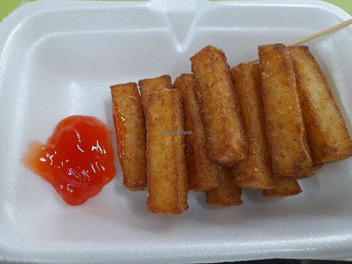 Fried carrot cake stick at Fried Carrot Cake 福缘斋 in Central Singapore