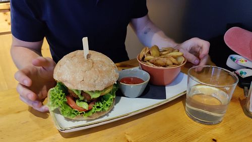  at Pims Burger in Obervintl