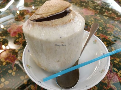 Fresh cooling Coconut at Coco Veggie Nonya Cuisine 椰素林 in Central Singapore