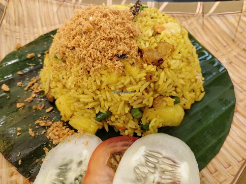 Pineapple fried rice at Coco Veggie Nonya Cuisine 椰素林 in Central Singapore