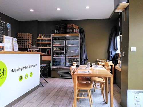 Some of the tables inside at apeti - Ségur in Paris