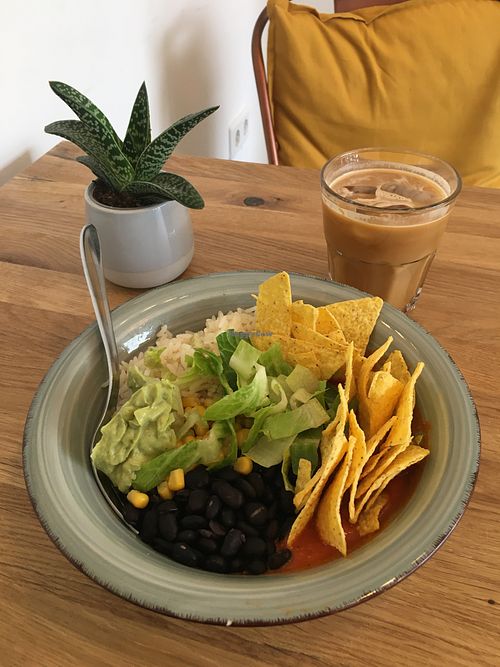 Esskalations Bowl and Iced Latte  at Esskalation in Bonn