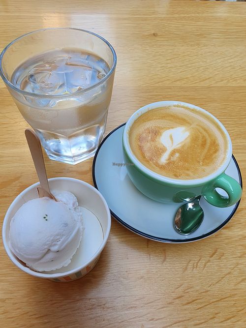 Was there again 🤩 got again the coconut basil sorbet, and the vegan cappuccino with almond milk... Both fantastic at Gianni in Dubrovnik