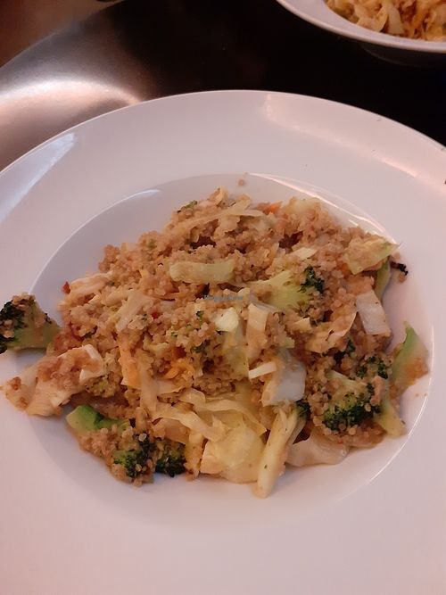 Quinoa, broccoli and peanut sausage at Lemongrass - Ribera in Valencia