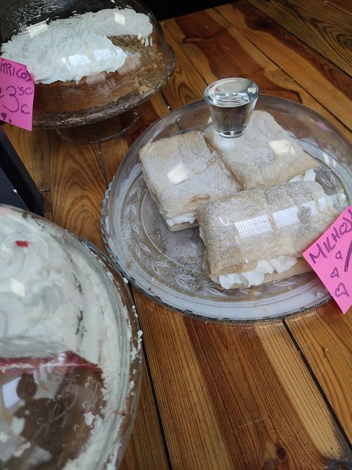 Vegan cakes at Veganitessen in Sevilla